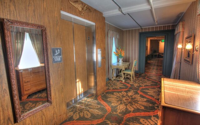 The Historic Gatlinburg Inn