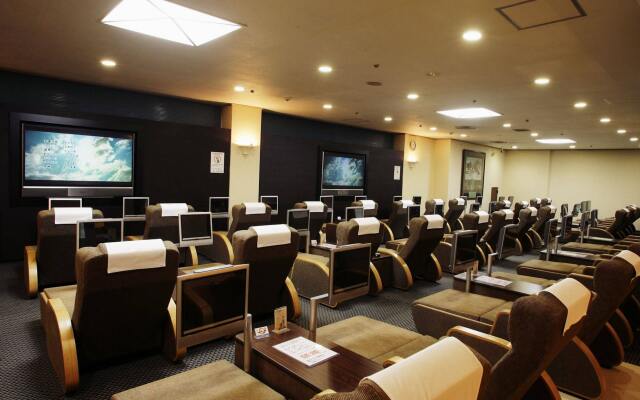 Capsule Hotel Wellbe Sakae - Caters to Men