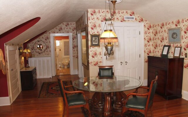 Melange Bed & Breakfast