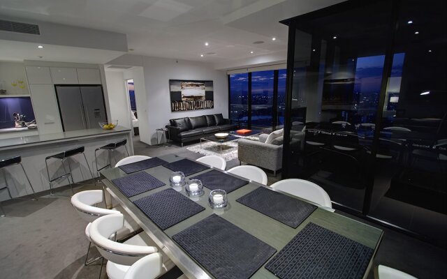 Circle on Cavill - Private Apartments