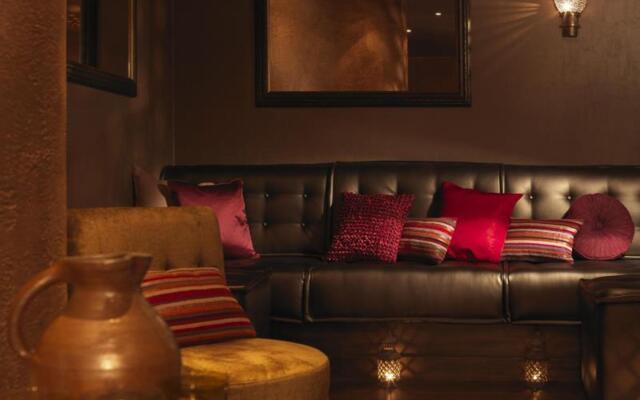 Dolphin House Serviced Apartments