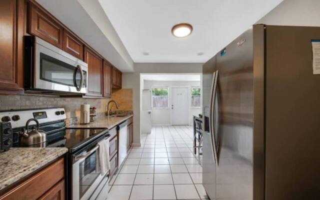 5140 Duplex in Oakland Park