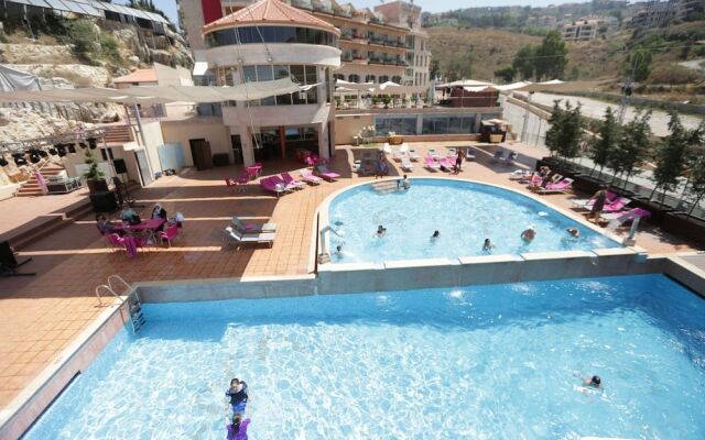 Golden Lili Resort & Spa