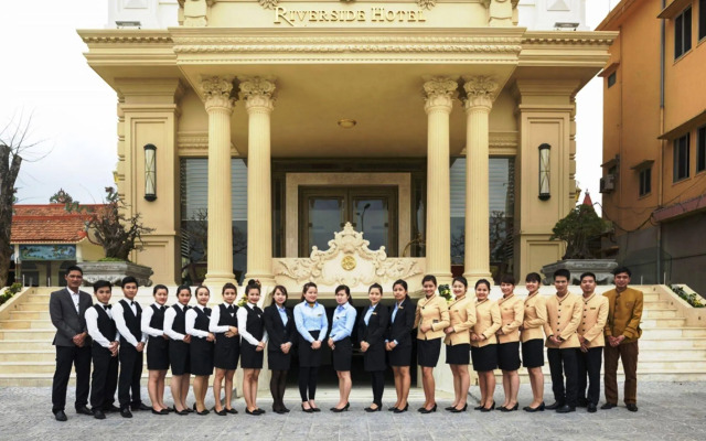 Riverside Hotel
