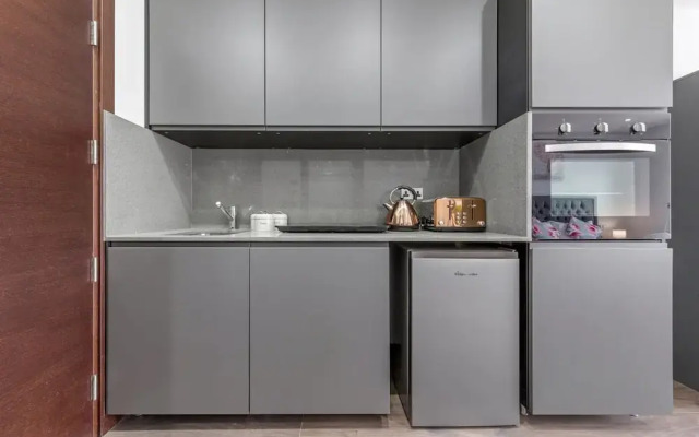 Modern Serviced Studio Flat Near Central London