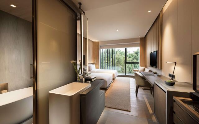 Joyze Hotel Xiamen, Curio Collection by Hilton