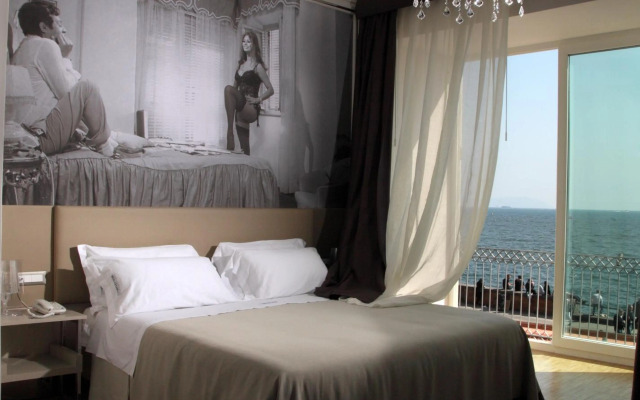 Partenope Relais