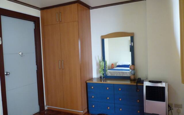 1 Br Robinsons Place Manila Rpr5
