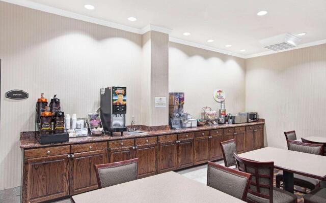 Super 8 Iah West/Greenspoint