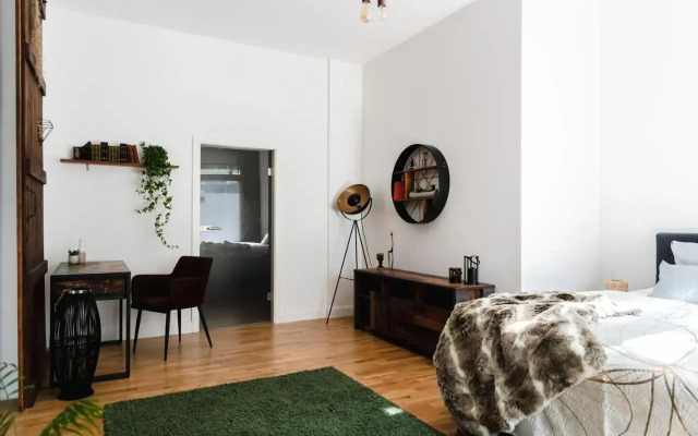 90sqm 2BR Design Gem - outdoor terrace
