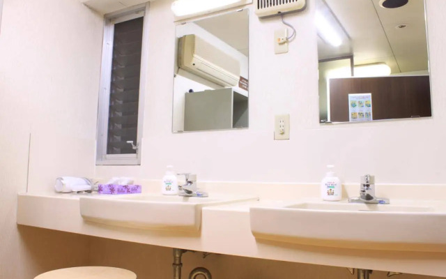 T&K Hostel Kobe Sannomiya East