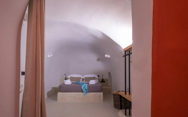 SantorOia Luxury Suites