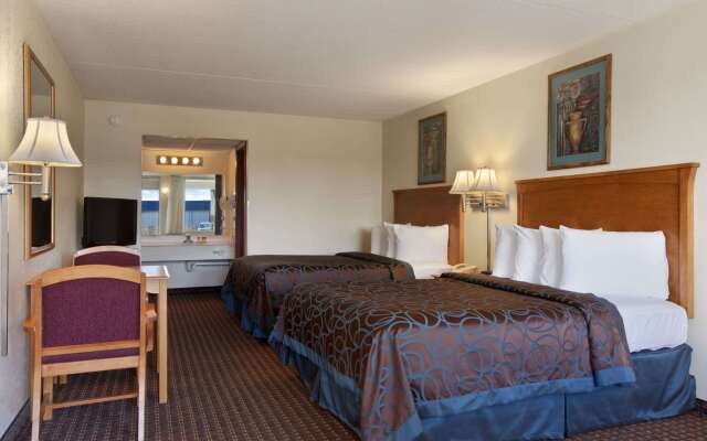 Days Inn by Wyndham Salina South