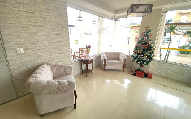 Pé na Areia Praia do Caiçara II