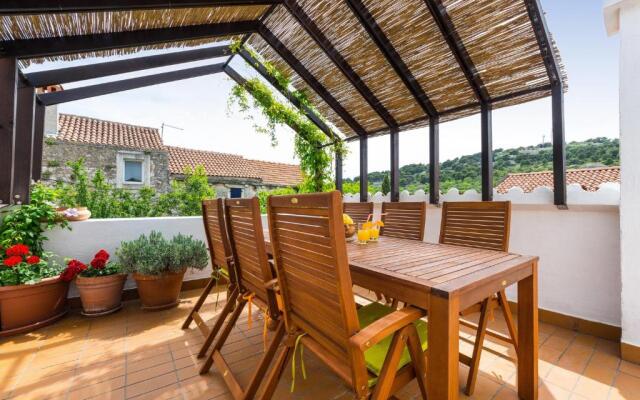Shisha Stone House