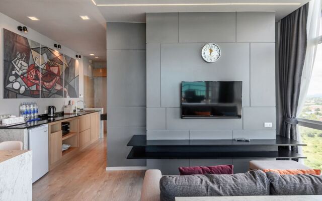 The Grand Jomtien by Favstay