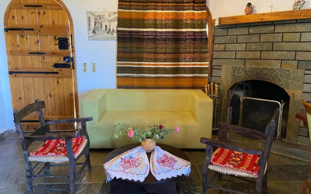 Villa Kamari-Cretan style apartment