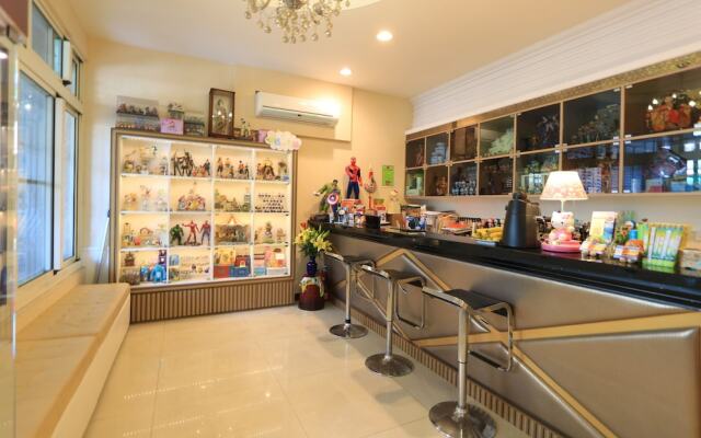 Doll House Lodge
