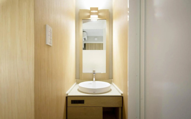 Hotel Hillarys Shinsaibashi