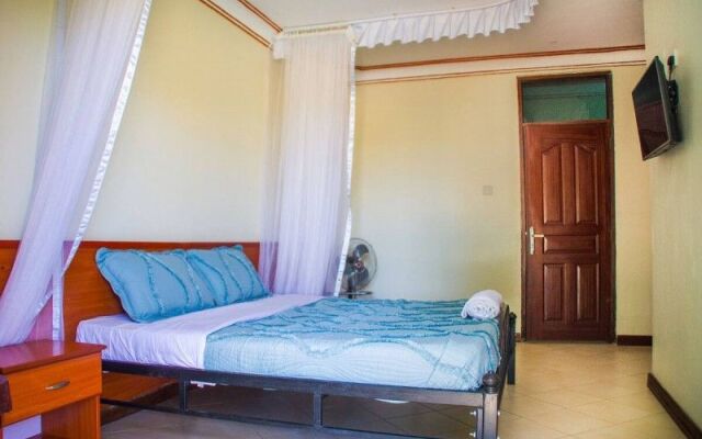 Hotel Alvers Mukono