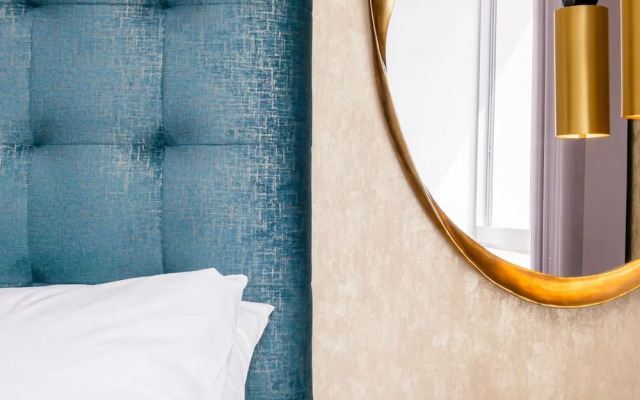 Waterfront Elegance at Harbour Bridge 413