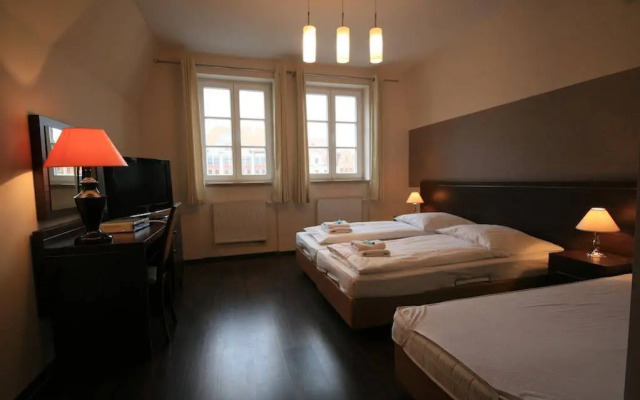 Solny Square Aparthotel
