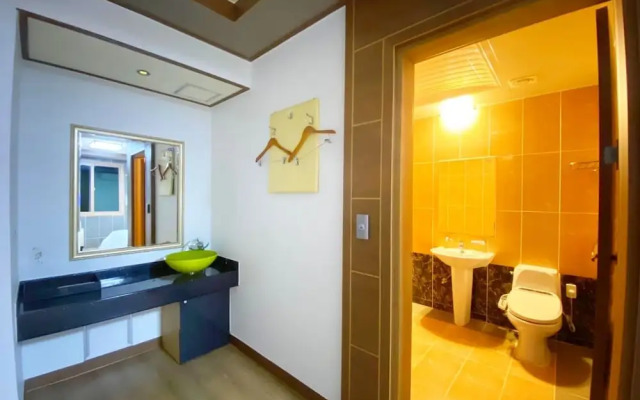 F-one Hotel