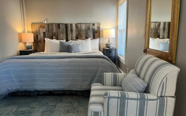 Abalonia Inn