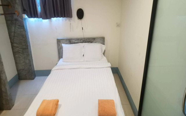 Top Harvest Rental - Hostel