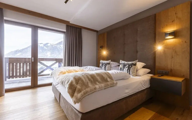 Spacious Apartment With Shared Pool