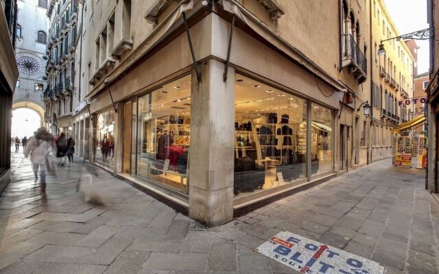 Torre Dell Orologio Apartments