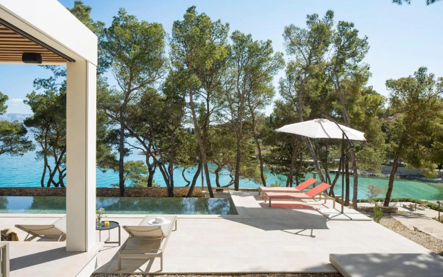 Vale Residence - exclusive & private property by the sea