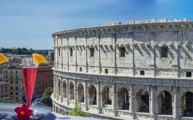 Colosseum Corner