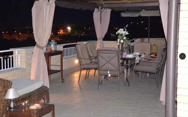 Prestigioso Attico 20 mt dal mare