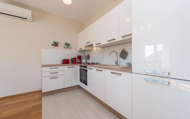 Holiday home near the beach Marijanka