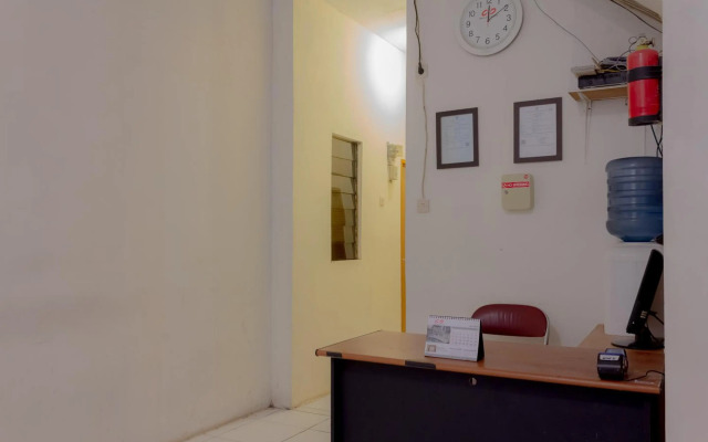 Super OYO 160 Lontar Residence