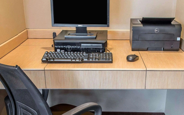 Comfort Suites Monaca