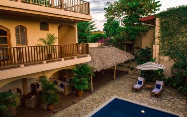 Casa Lucia Boutique Suites & Apartments