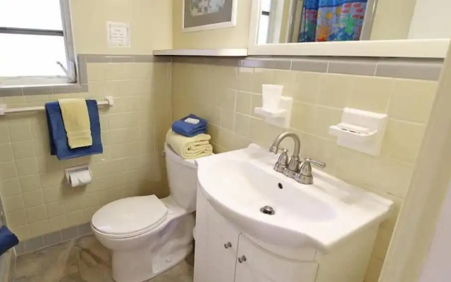 Beachouse Inn & Suites