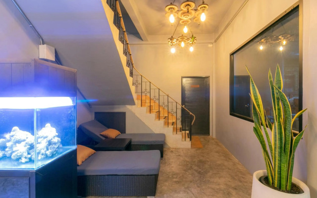 Castle Black Bangkok - Hostel