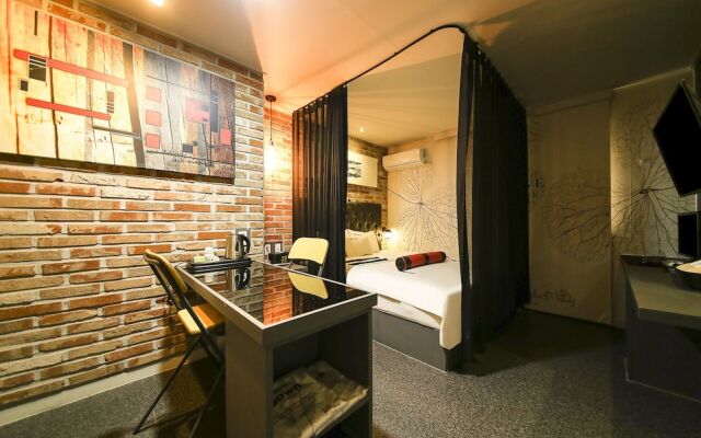 2U Motel