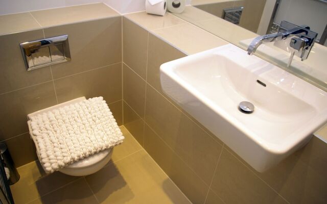 Ramsey Lodge 2-Bedroom Flat