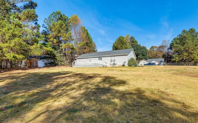 Peaceful Troutman Home: 5 Mi to Lake Norman!