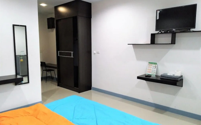 Ausgust Riverside Resort