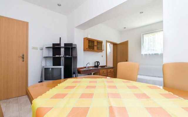 Beautiful Home in Klenovica With 7 Bedrooms and Wifi