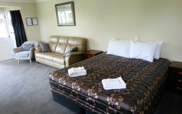 Admirals Motor Lodge