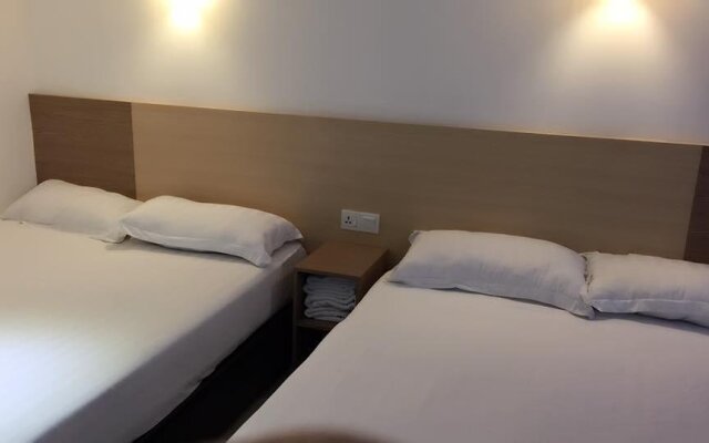 Dolphin Hotel