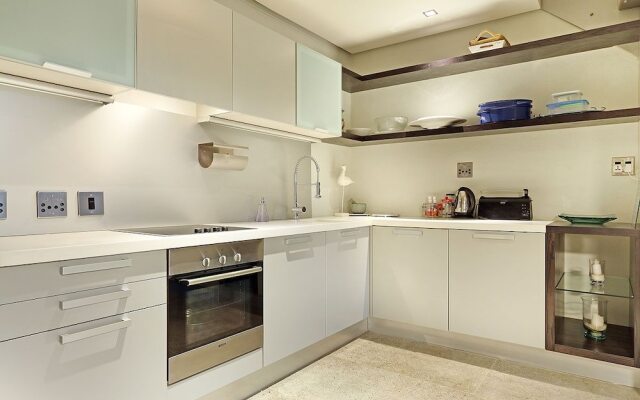 Metropolis 1108 - Adults Only