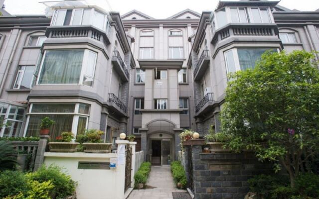 Jhouse Hongqiao Overlay Villa