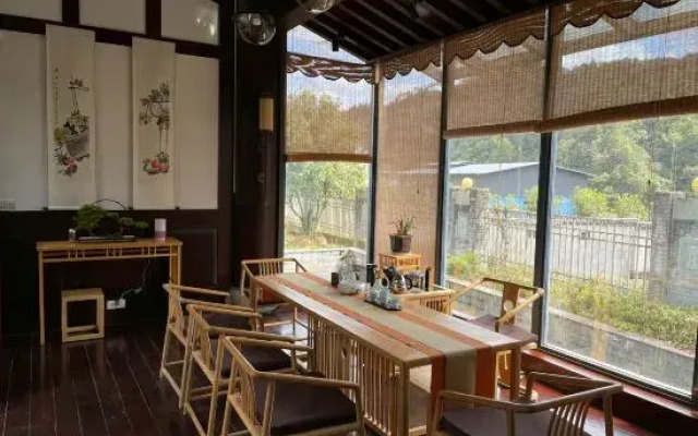 Hidden in mountains and valleys Guesthouse